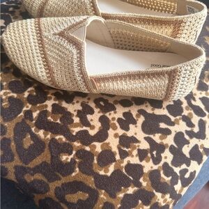 Toms Women's Tan Crochet Loafers